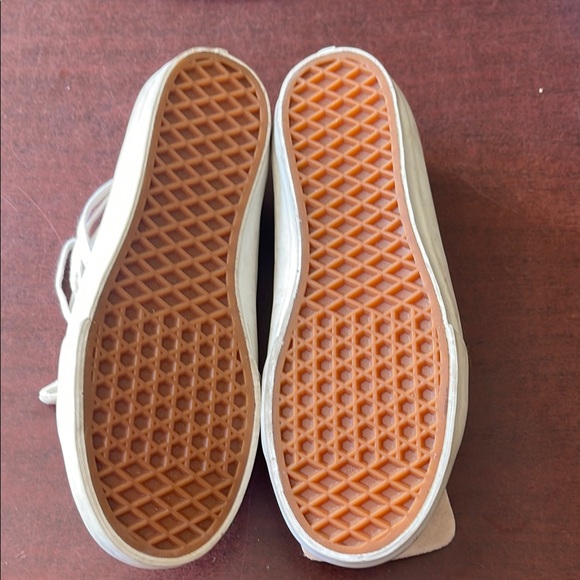 Unisex Women 7.5, Men 6.0, Vans Cream Suede Sneakers - Picture 6 of 6